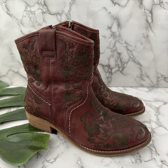 Taos Womens Embroidered Booties Boots Size 40 Dark Red Leather Floral Cowboy - Picture 1 of 9